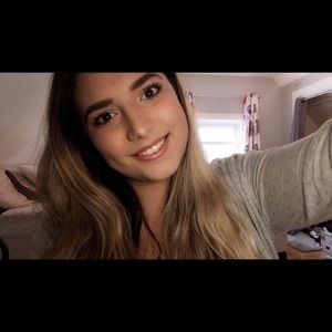 Meet your Posher, Briana